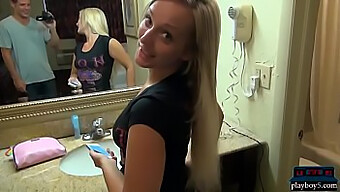 Teenager-Blonde Freundinnen Filmen Amateur-Homemade-Pornos