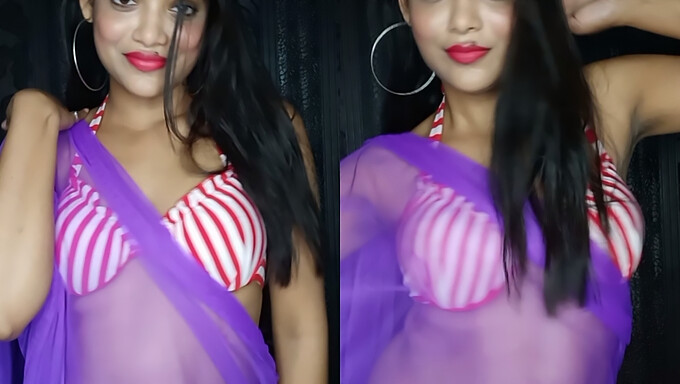 La Bellezza Asiatica Rekha Si Spoglia Fino Al Bikini E Provoca In Un Video Softcore