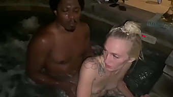 L'Aventure Dans Le Jacuzzi De Victoria Gracen Et Daddy Panda