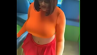 Velma Ja Daphne Vuonna Cosplay Porno Video